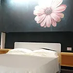 ベッド・アンド・ブレックファスト Garden Gafe